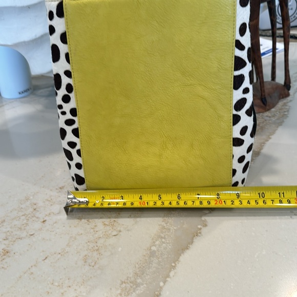 Stunning  maze color leather bag with pony hide sides and adjustable strap💕💕 - Picture 3 of 16